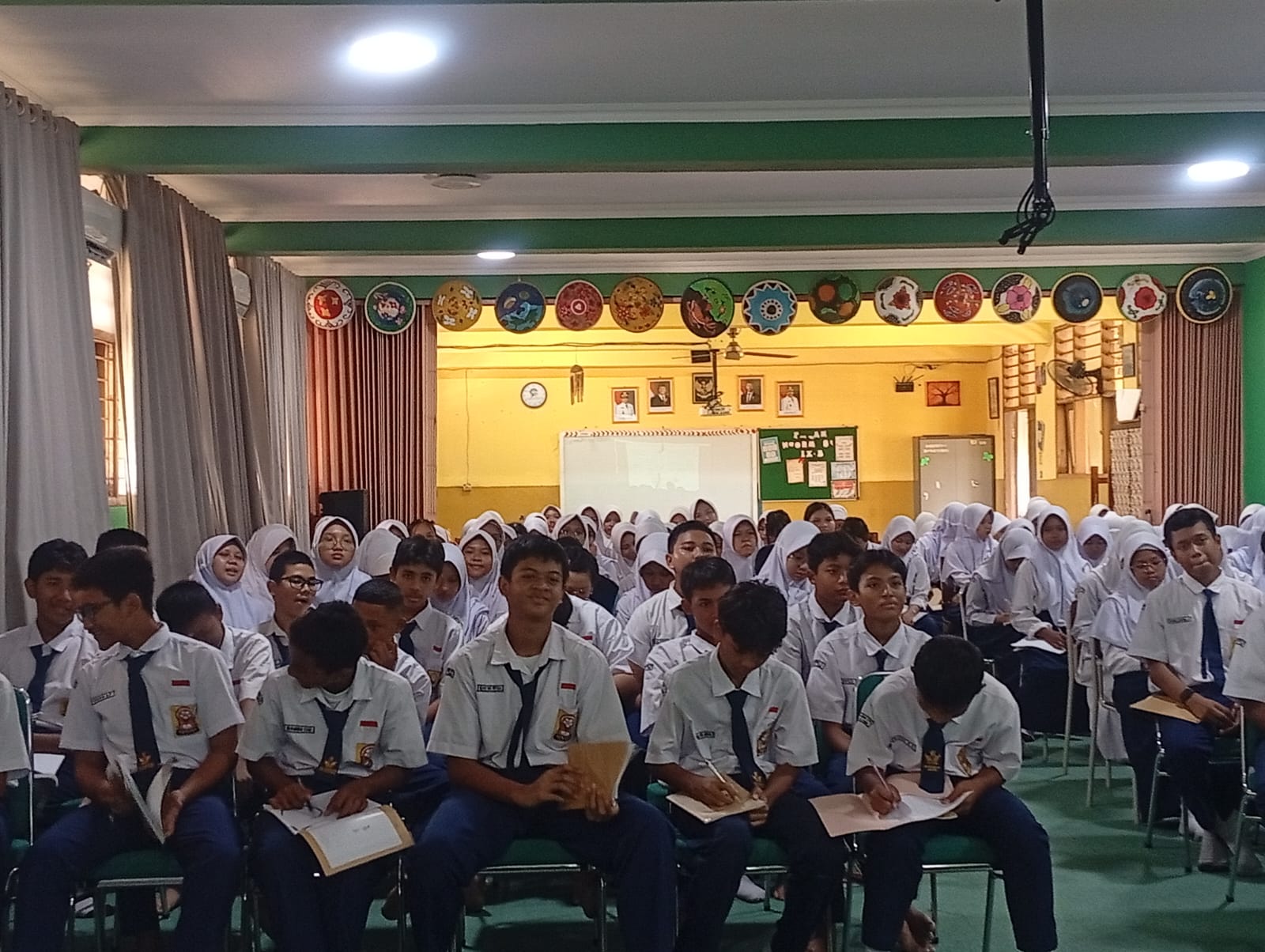 Roadshow Workshop Membaca Ke SMP Negeri 275 Jakarta